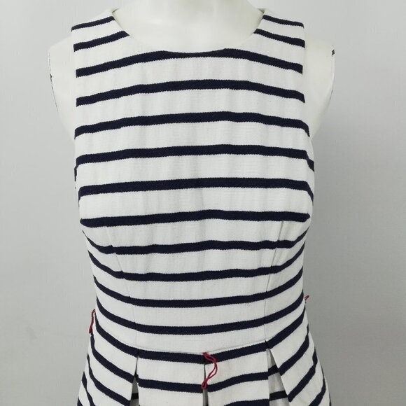 Eliza J Striped Pleated Dress Size 2 Lined Cutout Keyhole Back Nautical Belted - Picture 4 of 12